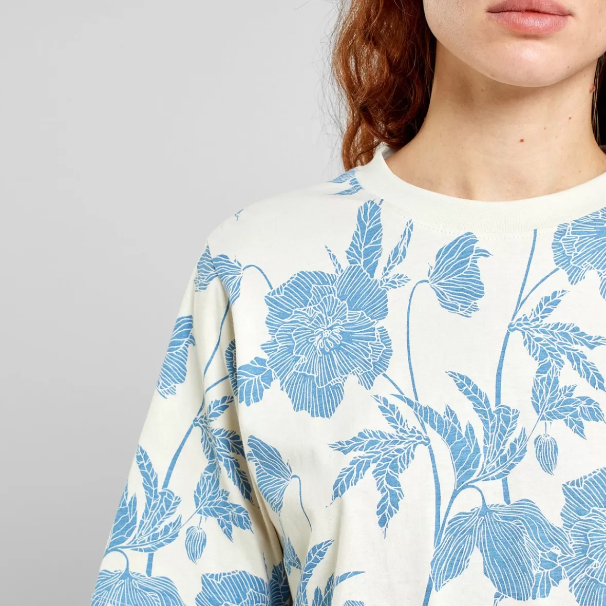 T-Shirts | DEDICATED T-shirt Vadstena Duotone Floral Oat White