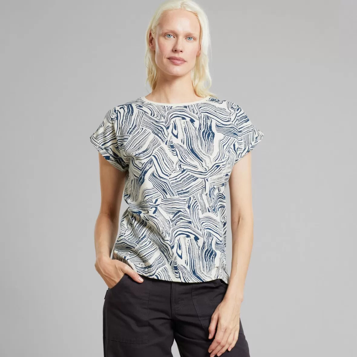 T-Shirts | DEDICATED T-shirt Visby Clay Swirl Light AOP Oat White