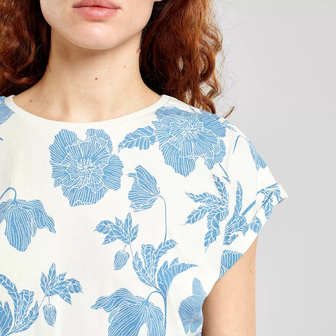 T-Shirts | DEDICATED T-shirt Visby Duotone Floral Oat White